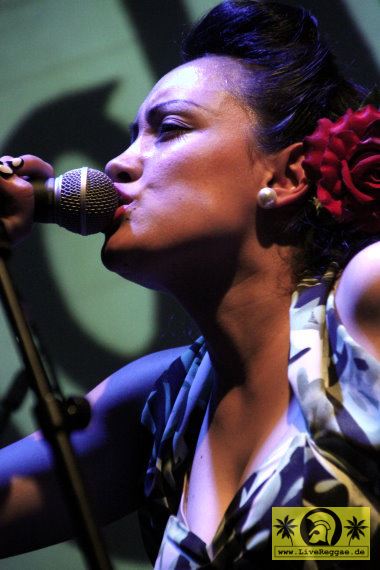 Zoe Devlin (UK) - The Trojans 2. Freedom Sounds Festival, Gebaeude 9, Koeln 02. Mai 2014 (36).JPG